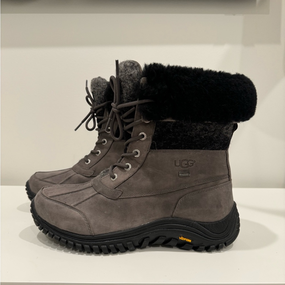NEW Women’s UGG Adirondack Boots Size 11 Grey/Black ombré color.